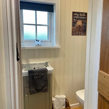 Фермерский дом Skipbridge Farm Glamping *