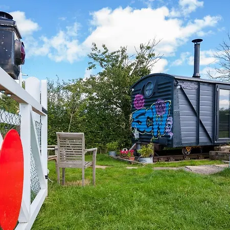 Skipbridge Farm Glamping * Green Hammerton