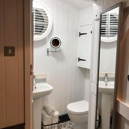 Skipbridge Farm Glamping * Green Hammerton