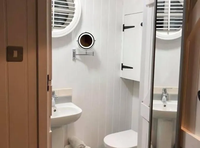 Skipbridge Farm Glamping * Green Hammerton