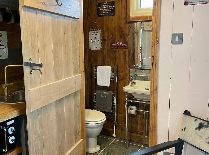 Skipbridge Farm Glamping * Green Hammerton