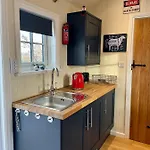 Κατάλυμα σε φάρμα Skipbridge Farm Glamping *