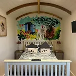 Skipbridge Farm Glamping Green Hammerton